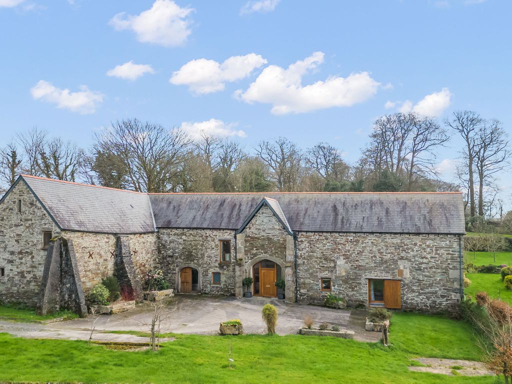 5 bed barn conversion for sale in The Village, Buckland Monachorum