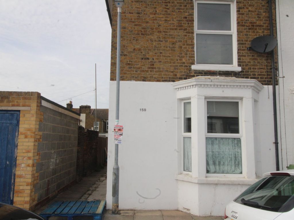 3 bed terraced house to rent in Berridge Road, Sheerness, Kent ME12, £
