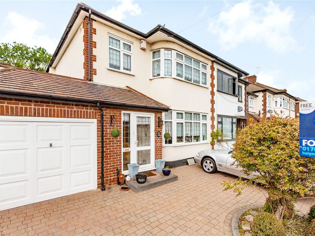 3 bed semidetached house for sale in Lodge Avenue, Romford RM2 Zoopla