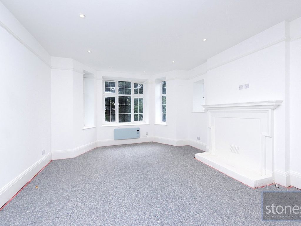 3 bed property to rent in Moreland Court, Finchley Road, London NW2, £