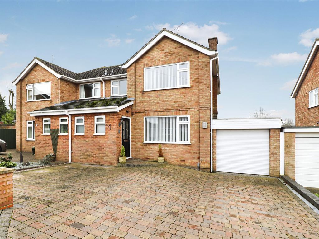 3 bed semidetached house for sale in Byron Crescent, Higham Ferrers