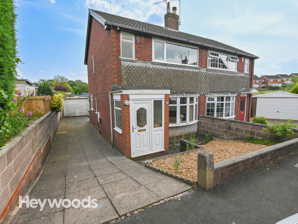 3 bed semidetached house for sale in Orgreaves Close, Bradwell