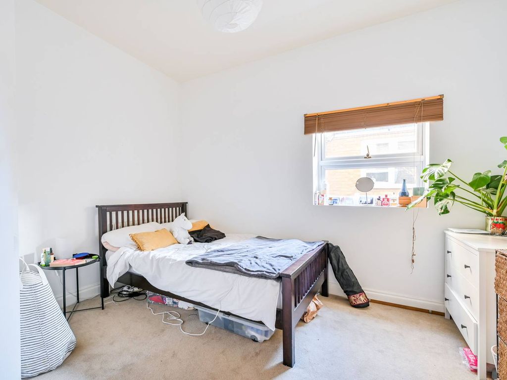 2 bed flat to rent in Crystal Palace Road, East Dulwich, London SE22