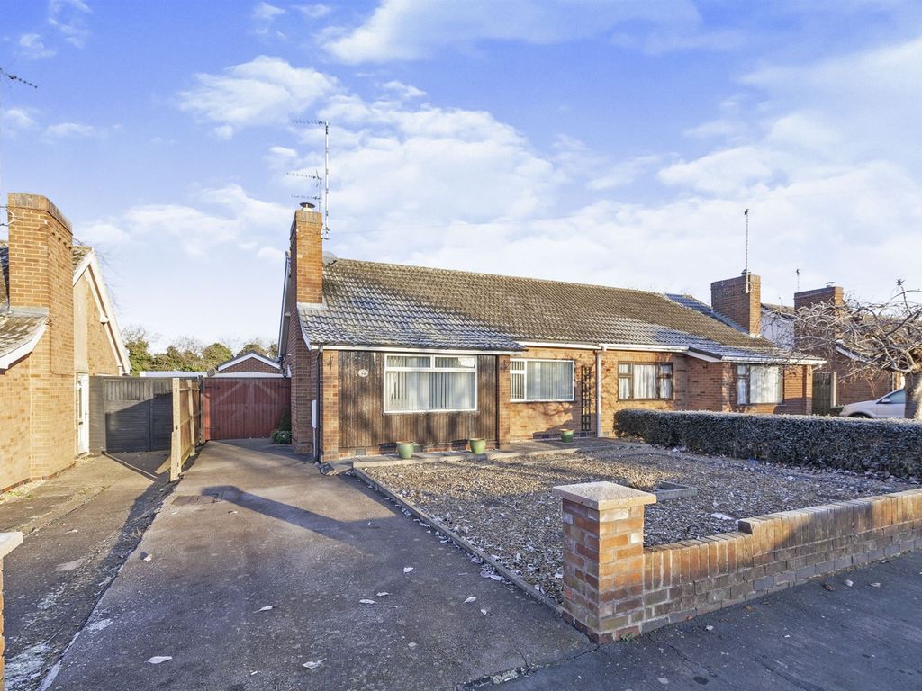 2 bed semidetached bungalow for sale in Dorset Avenue, Wigston LE18