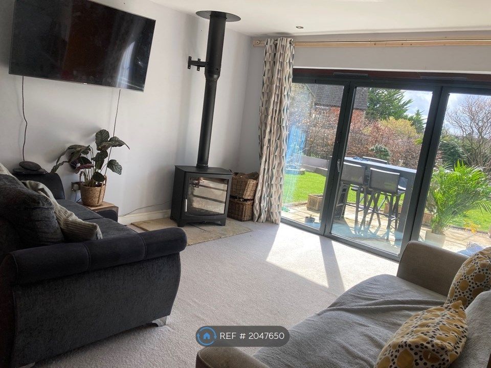 2 bed detached house to rent in Chalford Hill, Chalford Hill GL6, £