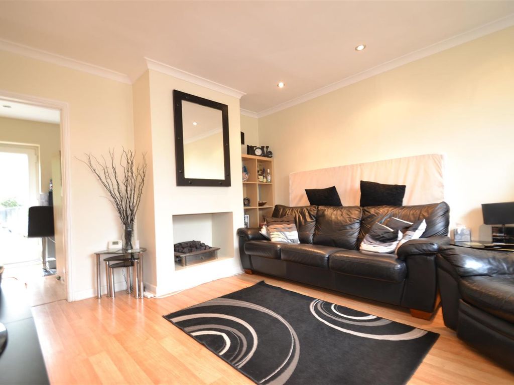 2 bed semidetached house to rent in Chesterton Drive, Merstham, Surrey