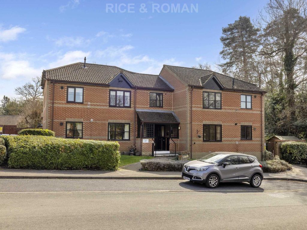 1 bed flat for sale in Copenhagen Walk, Crowthorne RG45 Zoopla
