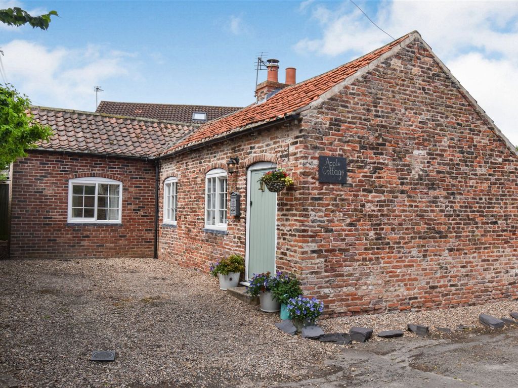 2 bed cottage for sale in Church Road, Laughton, Gainsborough DN21 Zoopla