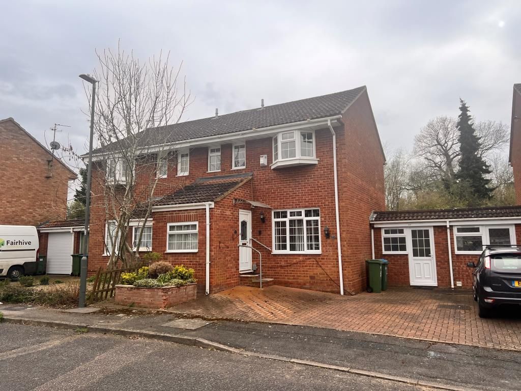 3 bed semidetached house to rent in Gogh Road, Aylesbury HP19, £1,800