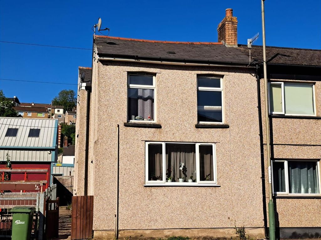 2 bed flat to rent in St. Mary Street, Risca, Newport NP11 Zoopla