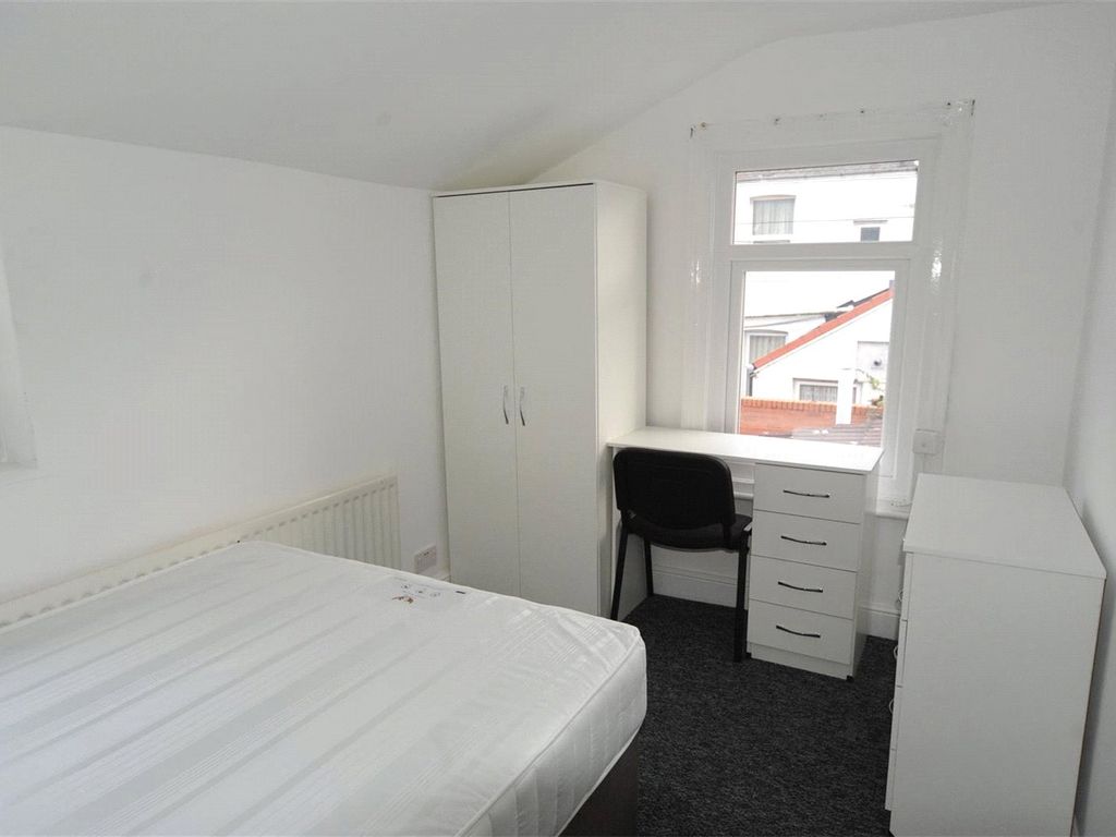 4 bed terraced house for sale in Princes Road, Middlesborough TS1, £120,000 Zoopla