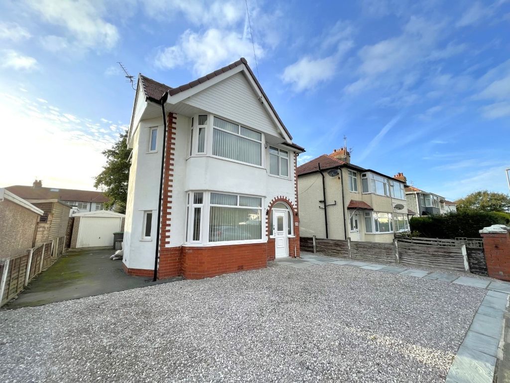 3 bed detached house for sale in Rochford Avenue, Cleveleys FY5 Zoopla