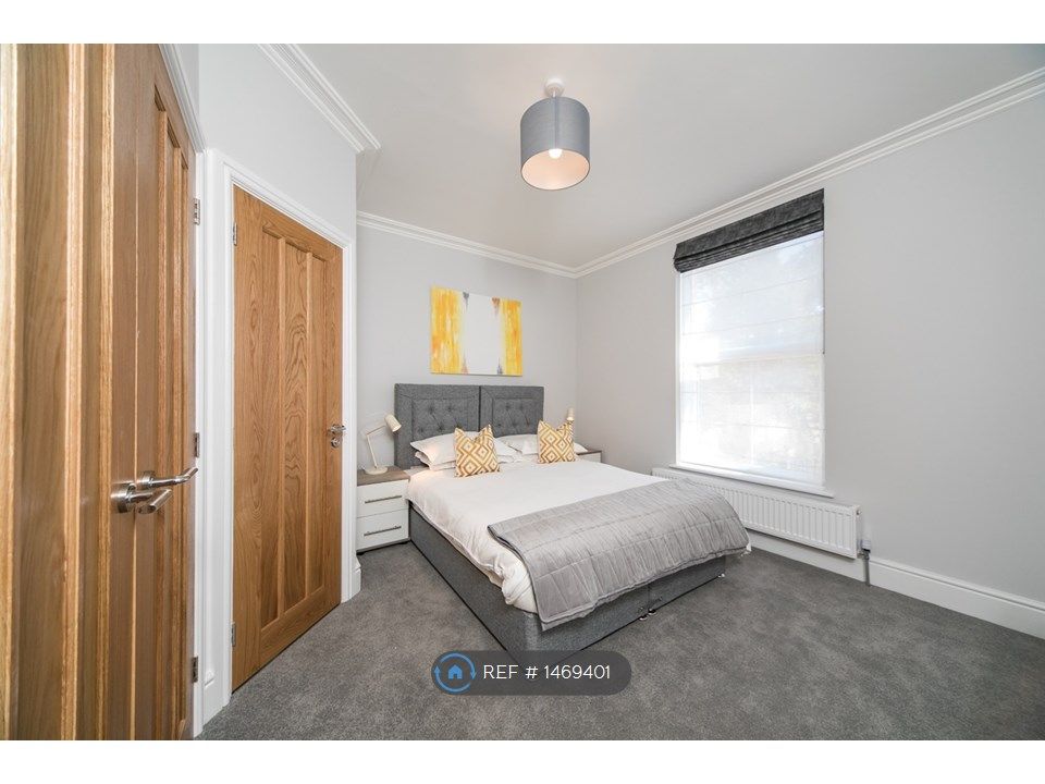 2 bed flat to rent in Brownlow Road, Reading RG1 Zoopla