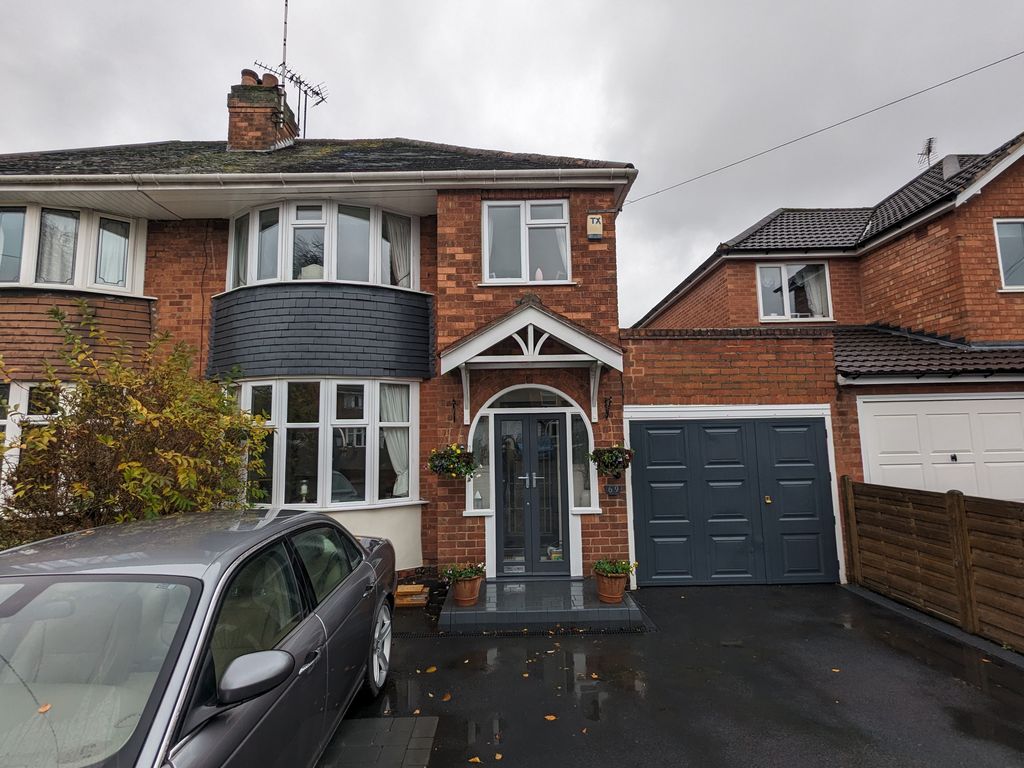 3 bed semidetached house for sale in Wells Green Road, Solihull B92, £