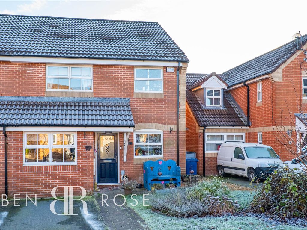 3 bed semidetached house for sale in Avocet Court, Leyland PR26, £