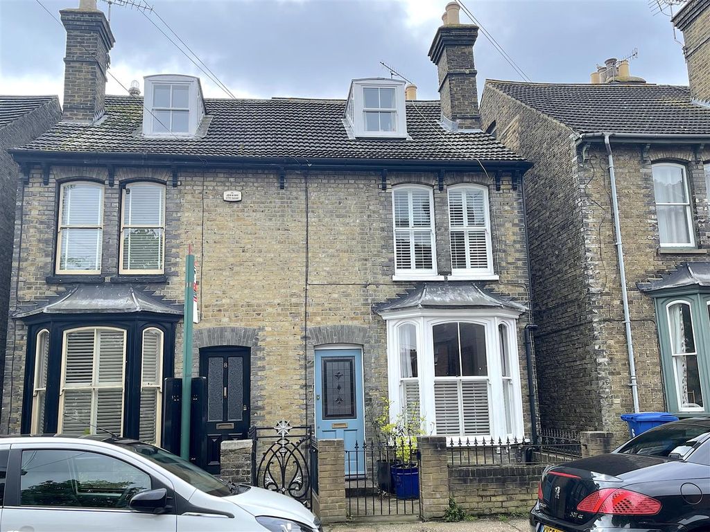 4 bed property for sale in Stone Street, Faversham ME13 Zoopla