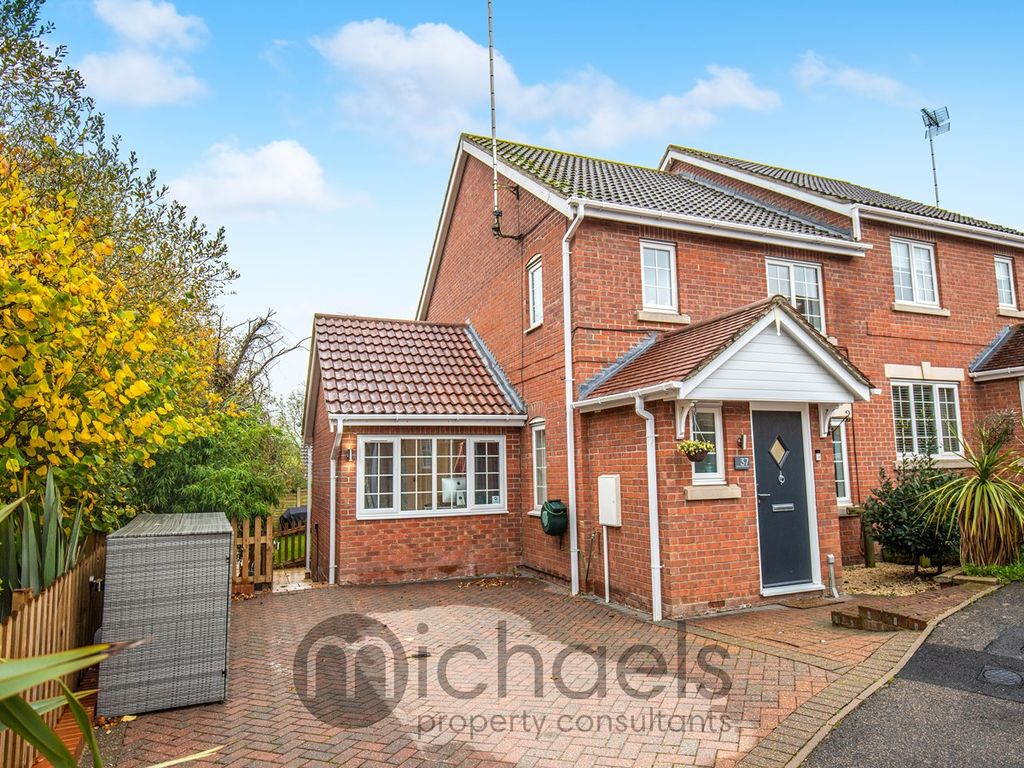 4 bed semidetached house for sale in Cherry Tree Close, Halstead CO9