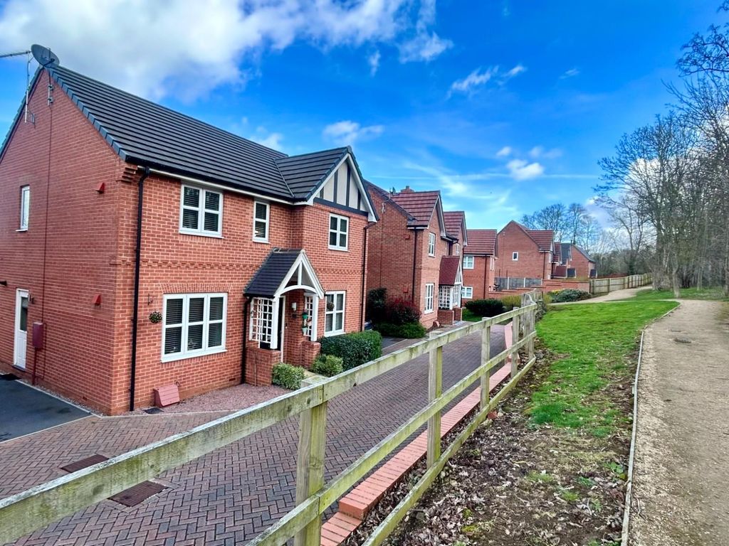 4 bed detached house for sale in Harcourt Way, Hunsbury, Northampton ...