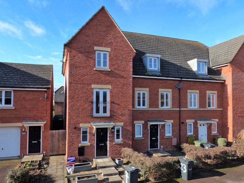 3 bed end terrace house for sale in Ruardean Drive, Tuffley, Gloucester