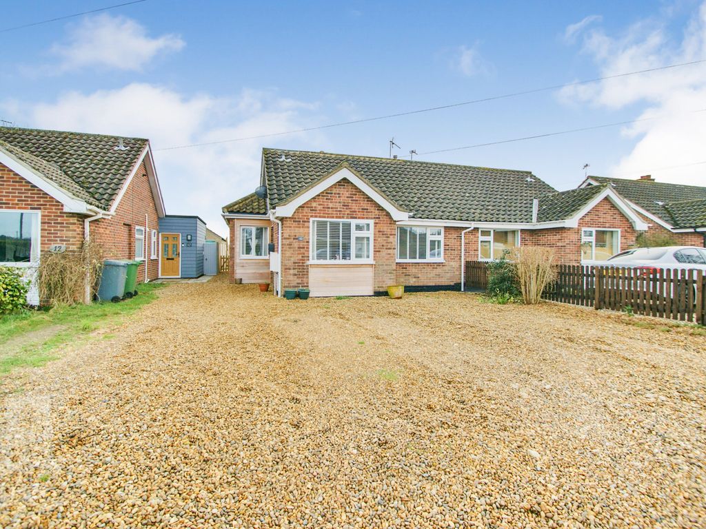 3 bed semidetached bungalow for sale in Copeman Road, Aylsham, Norwich