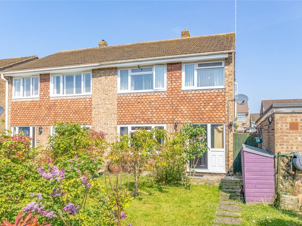 3 bed semidetached house for sale in Avenue, Greenmeadow