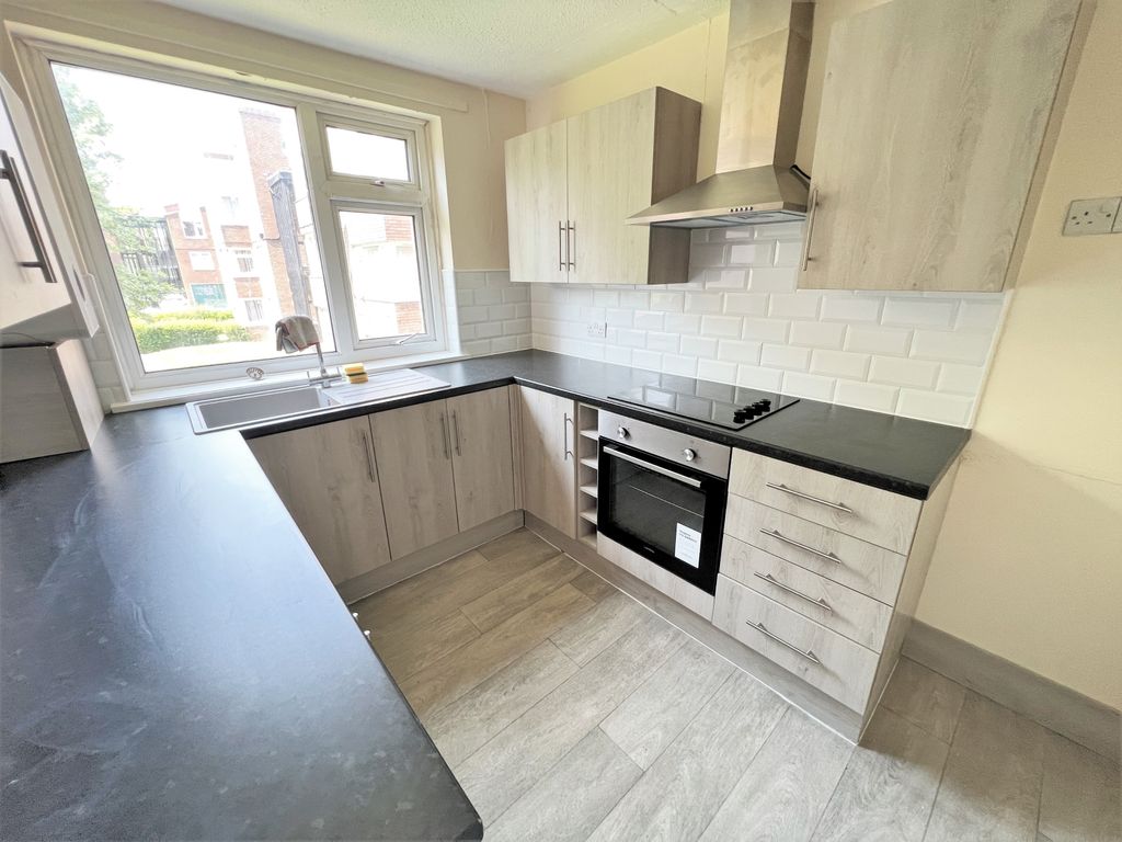 2 bed flat for sale in Delbury Court, Hollinswood, Telford TF3, £95,000