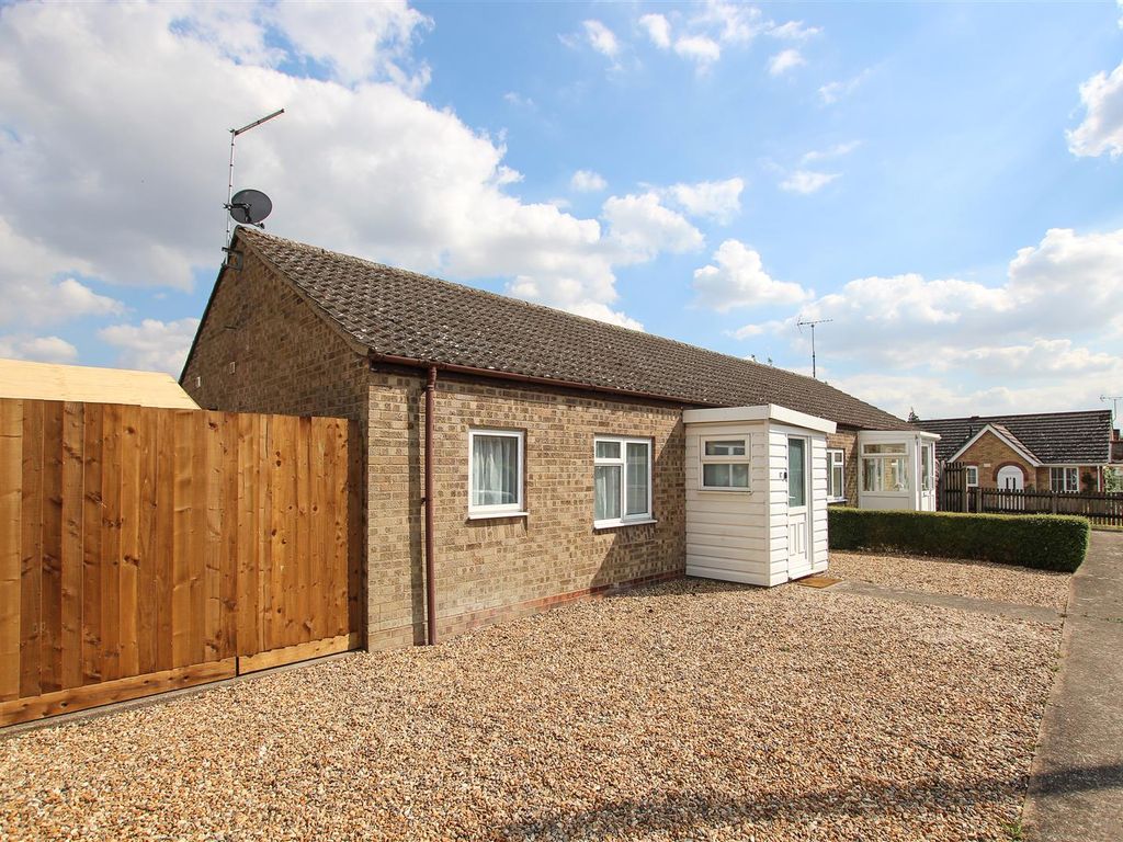 2 bed semidetached bungalow for sale in Low Road, Burwell, Cambridge