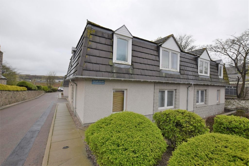 2 bed flat to rent in Oscar Court, Balnagask Road, Torry, Aberdeen AB11