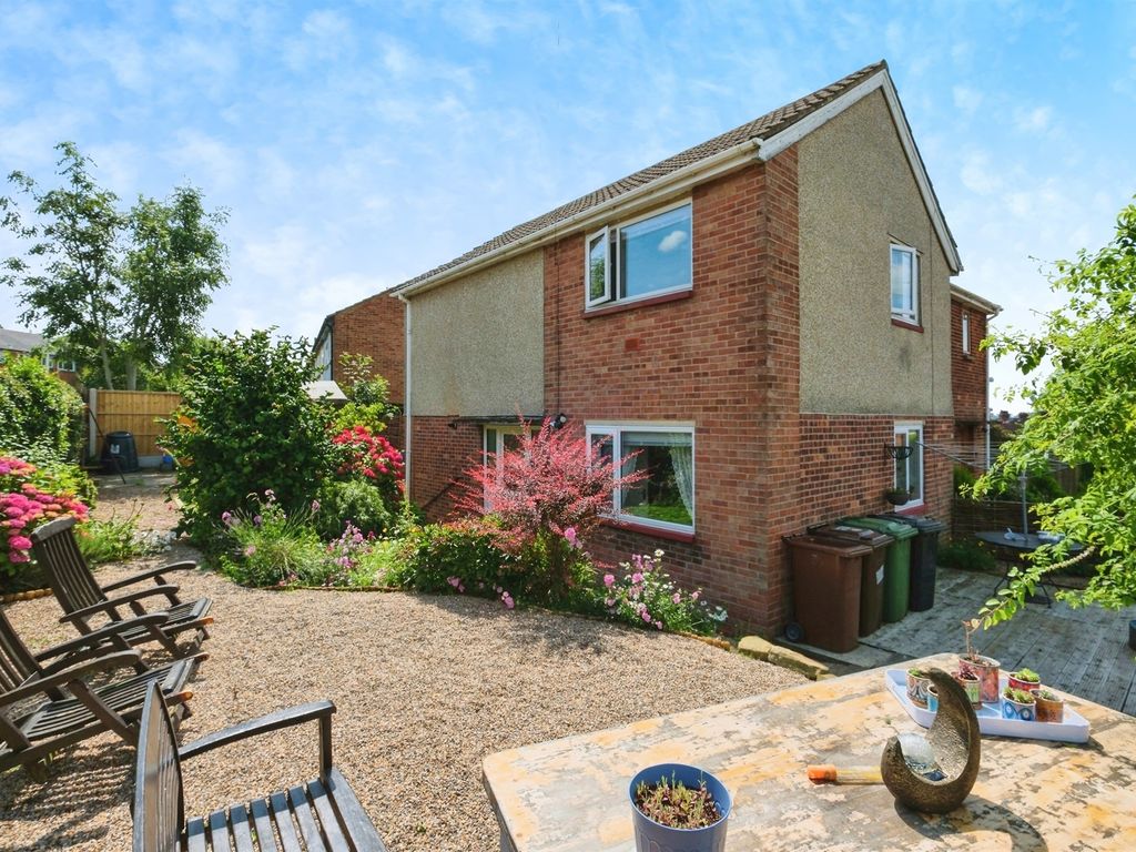 3 bed semidetached house for sale in Queensway, Yeadon, Leeds LS19, £