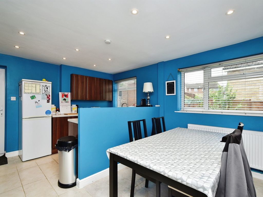 3 bed detached house for sale in Windrush, Highworth, Swindon SN6, £