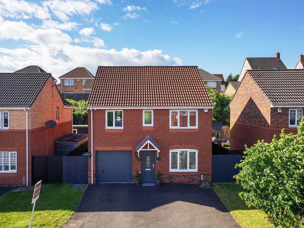 4 bed detached house for sale in Rockbank Crescent, Glenboig