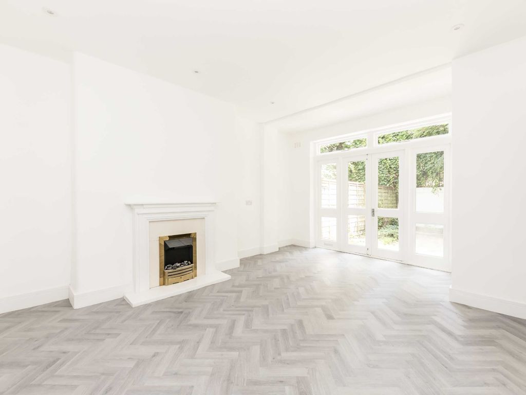 2 bed flat to rent in Devonport Road, London W12, £2,448 pcm Zoopla