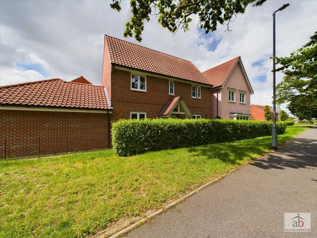 2 bed detached house for sale in Nightingale Way, Martlesham