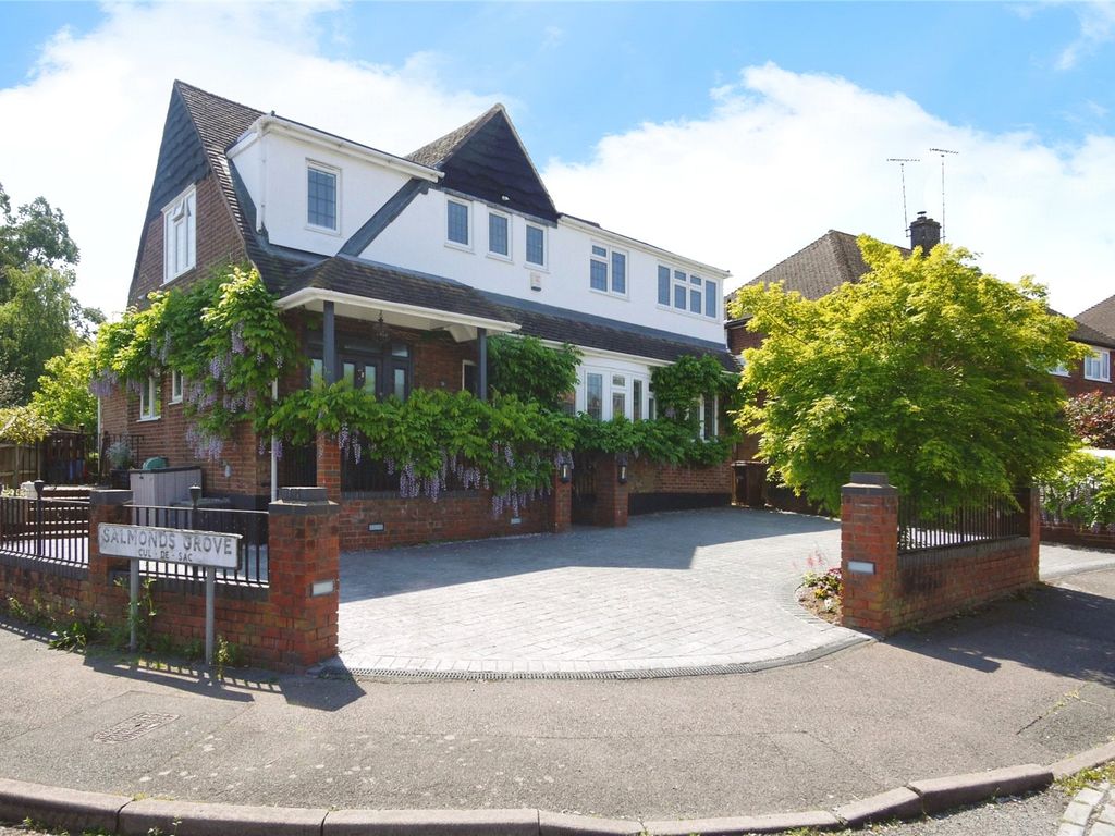 5 bed detached house for sale in St. Nicholas Grove, Ingrave, Brentwood