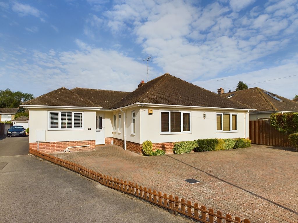 4 bed detached bungalow for sale in Mill End Road, Cherry Hinton