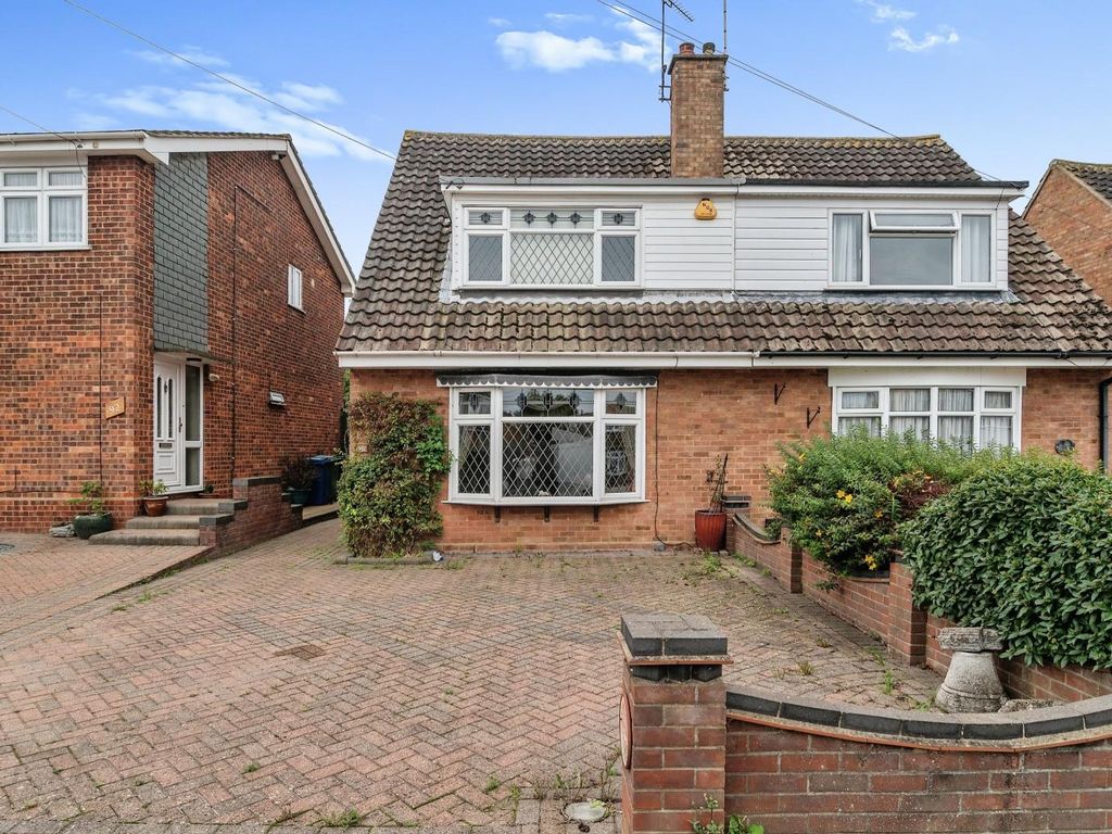 3 bed semidetached house for sale in Gardner Avenue, Corringham