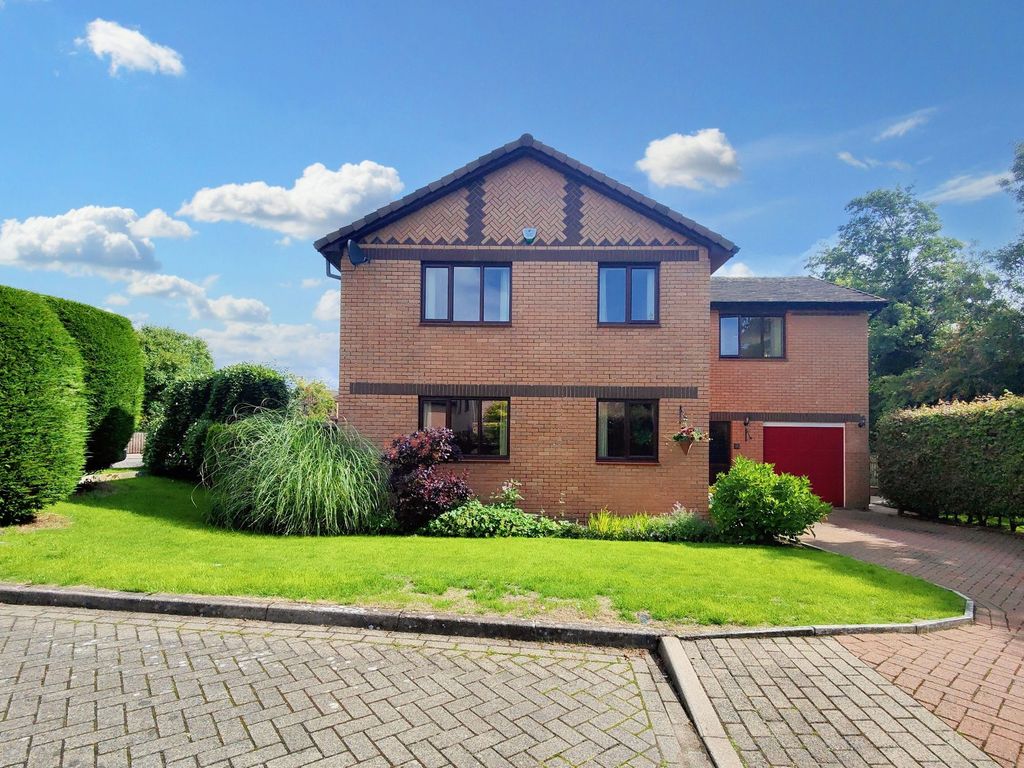 5 bed detached house for sale in Hazelwood Gardens, Lancaster LA1, £