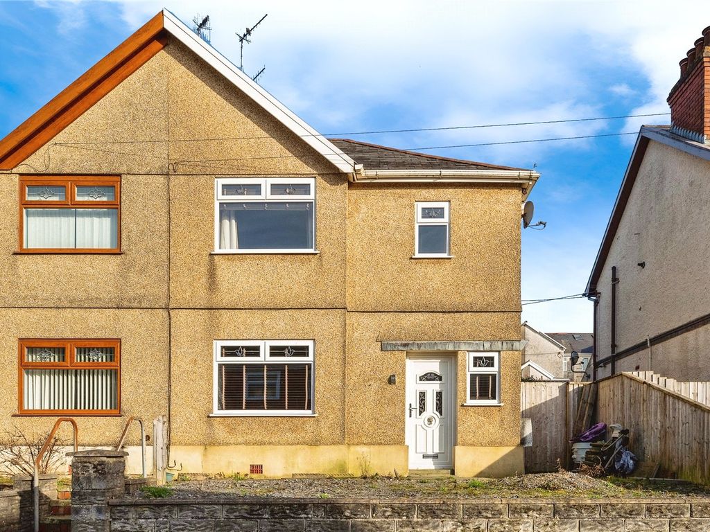 3 bed semidetached house for sale in Faraday Road, Clydach, Swansea