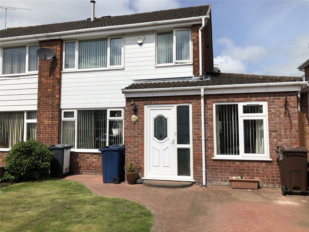 4 bed semidetached house for sale in Ambergate, Skelmersdale