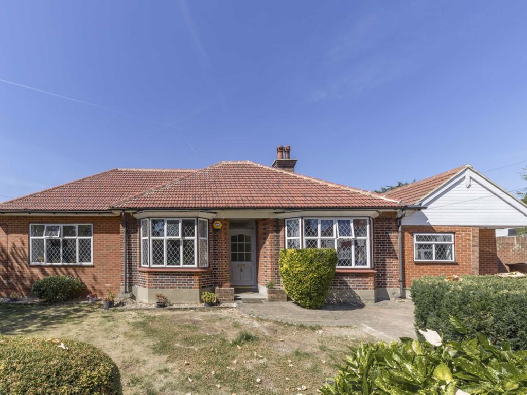 3 bed bungalow for sale in Woodland Gardens, Isleworth TW7 Zoopla