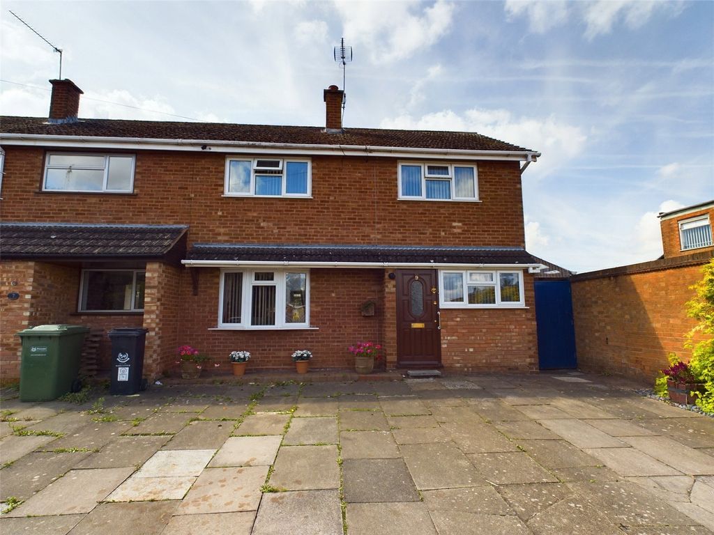 3 bed end terrace house for sale in Honister Drive, Worcester