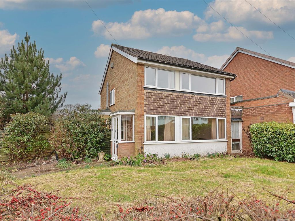 3 bed linkdetached house for sale in Granton Road, Kings Heath