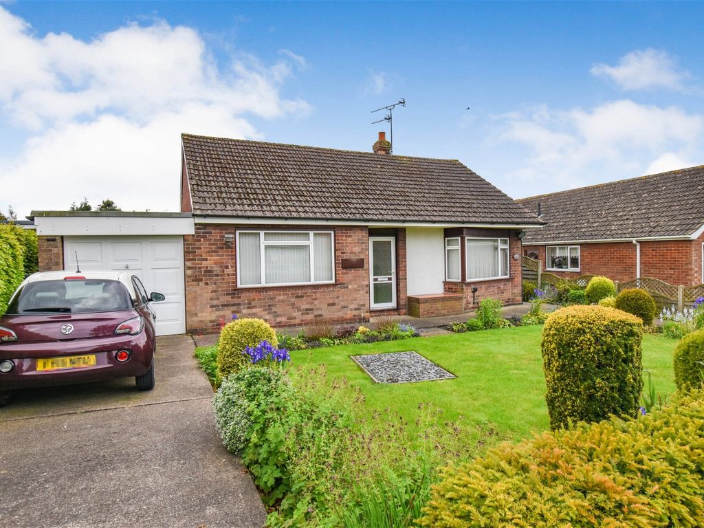 2 bed bungalow for sale in Vicarage Avenue, Wrawby, Brigg DN20 Zoopla