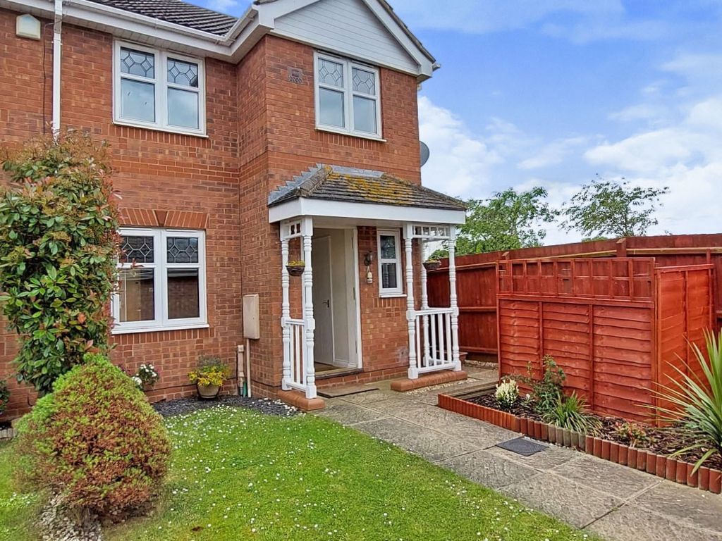 3 bed semidetached house for sale in Close, Yaxley