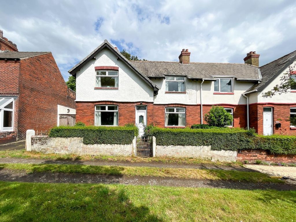 3 bed semidetached house for sale in Hillcrest, Fairmount Terrace