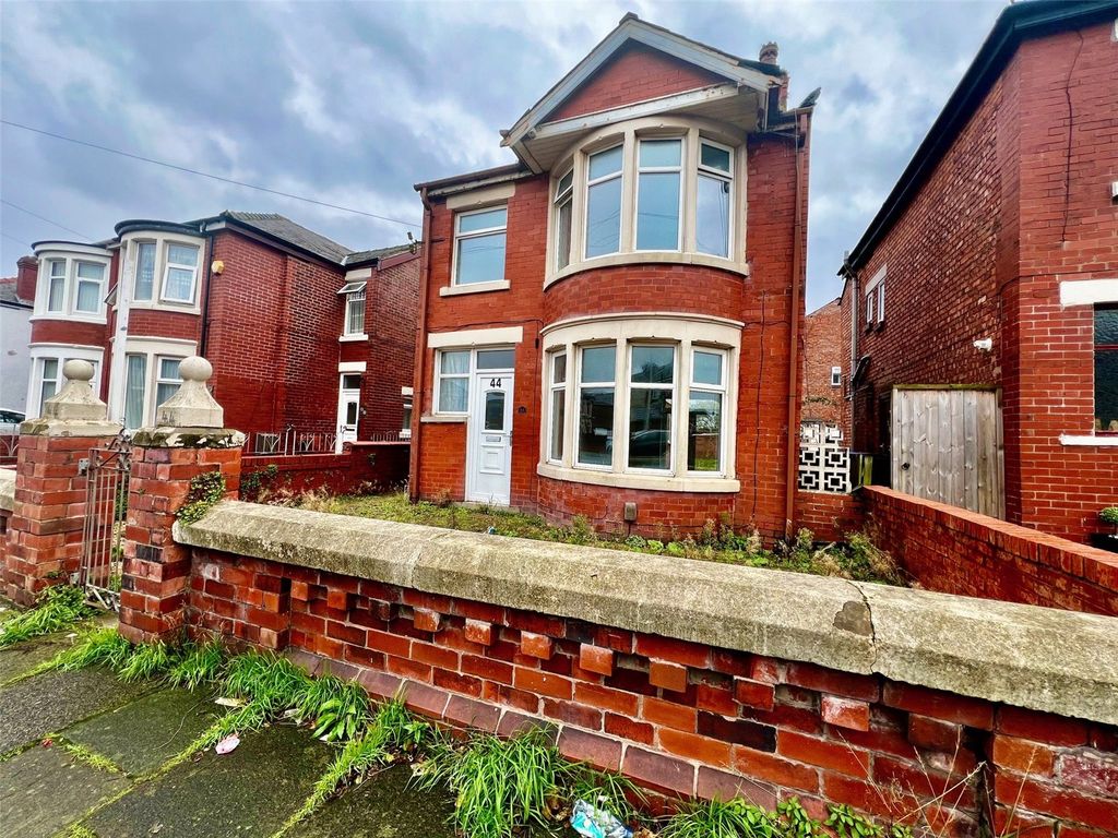 3 bed detached house for sale in Chislehurst Avenue, Blackpool