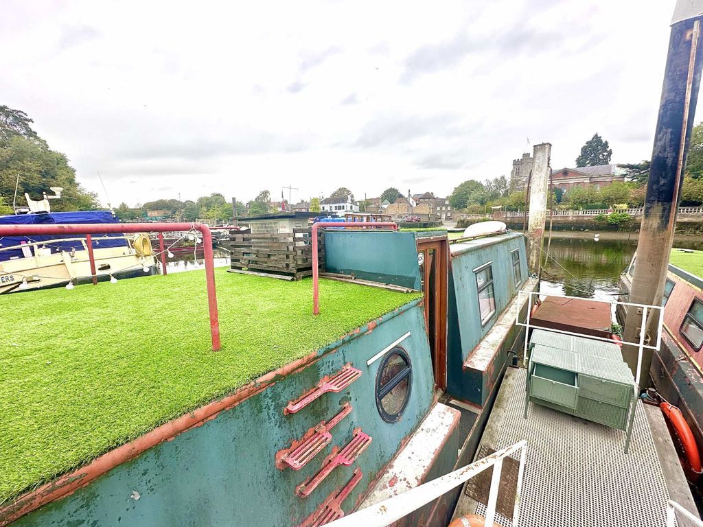 2 bed houseboat to rent in Eel Pie Island, Twickenham TW1, £1,495 pcm