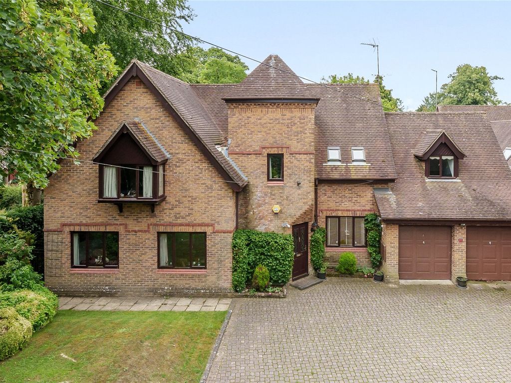 4 bed detached house for sale in Basingstoke Road, Kings Worthy