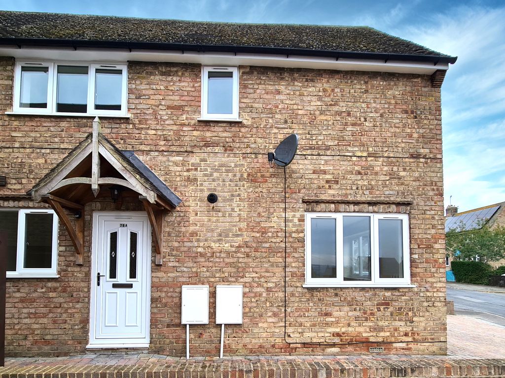 3 bed semidetached house for sale in King Field, Stow On The