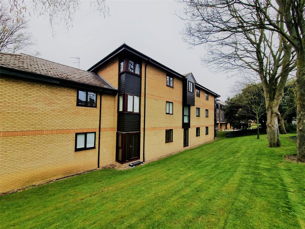 1 bed flat for sale in Gresley Lodge, Old North Road, Royston